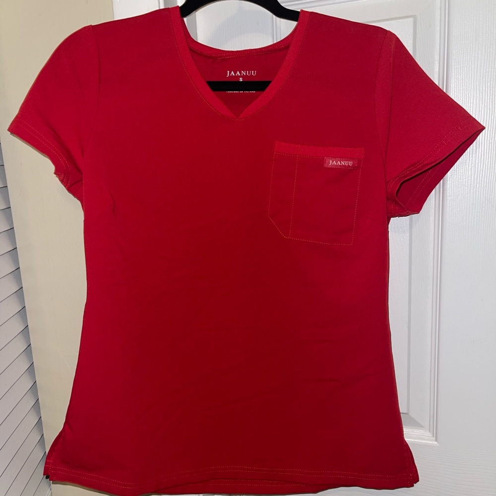 NWOT Jaanuu scrub top true red